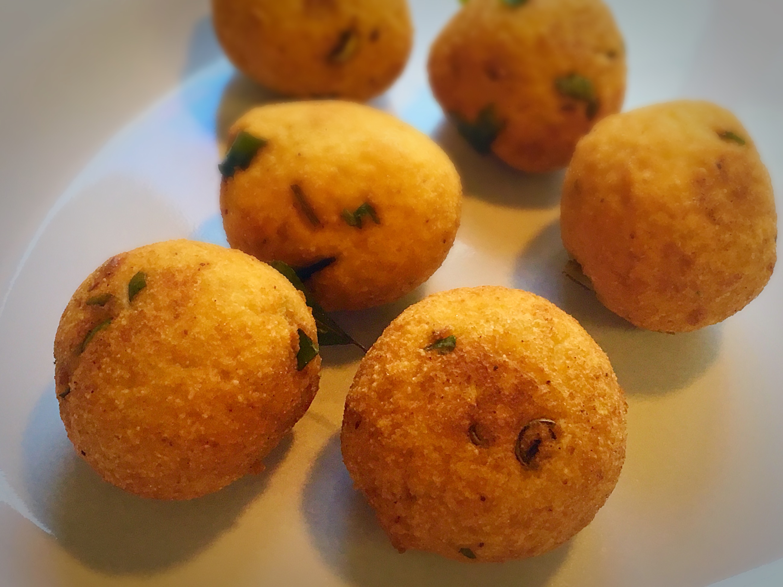 sooji, bonda, sooji bonda, semolina bonda, rava bonda,mysore bonda,masala bonda,bonda,south indian bonda