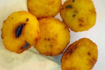 rice vada, arisi vada, vada, south indian vada, vada using left over rice