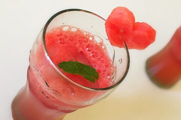 water melon,natural juice,melon,water melon juice,melon juice,summer treats,summer juices,how to make juice,how to make water melon juice,ice cube,mint garnish,summer juice,water melon,water