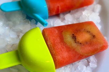 watermelon,melon,summer treat,summer,drinks,summer drinks,drinks to reduce heat,how to make drink,kiwi,strawberry,popsicle,watermelon popsicle,food,ice cream,fruits,ice,ice cube