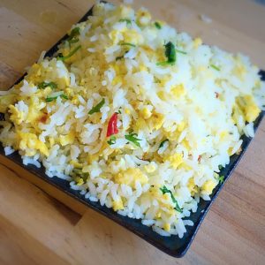 egg,rice,egg rice,how to prepare egg rice,breakfast recipe,break fast ideas,lunch recipe,lunch ideas,dinner fast ideas,dinner recipe