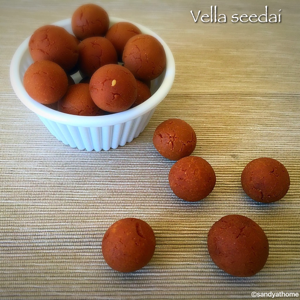 vella seedai,sweet seedai,seedai recipes,diwali savouries,krishna jayanthi,gokulashtami savouries,festival savouries,south indian savouries