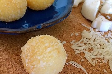 coconut ladoo recipe,nariyal ladoo recipe,festival recipes,coconut ladoo recipe with condensed milk,coconut ladoo with milkmaid,indian coconut ladoo,coconut ladoo recipe without condensed milk,coconut ladoo recipe with condensed milk,nariyal ladoo with milkmaid,nariyal ladoo using milkmaid,Ganesh chaturthi recipes,vinayagar chaturthi recipes