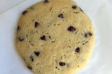 chocolate chip cookie