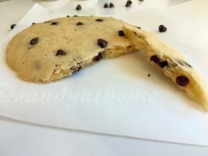 chocolate chip cookie