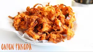 onion fritters, pakora