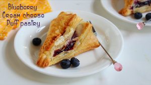 blueberry cream cheese pastry