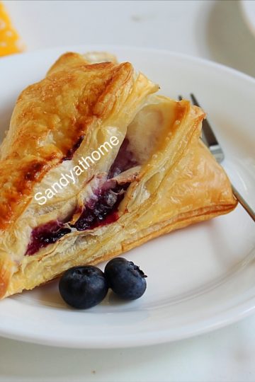 blueberry cream cheese pastry